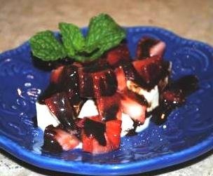 Cupids DeLite Cheesecake With Strawberries2 1