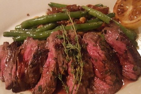 Skirt Steak with Green Beans and Mushrooms